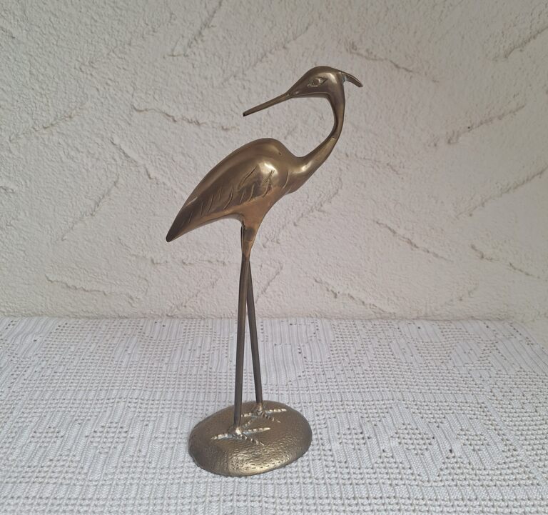20260506_153007 Elegancka Figurka Czapli z Mosiądzu – Styl Mid-Century Modern