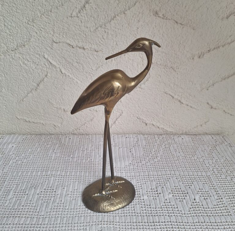 20260506_153018 Elegancka Figurka Czapli z Mosiądzu – Styl Mid-Century Modern