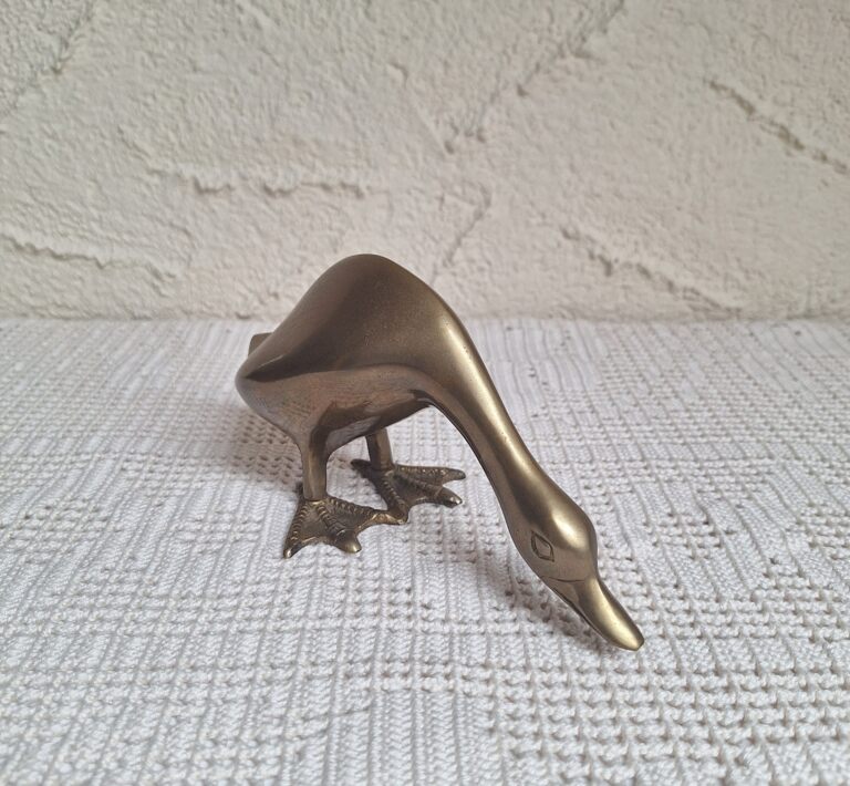 20260506_153203 Vintage Mosiężna Figurka Kaczki – Styl Mid-Century Modern