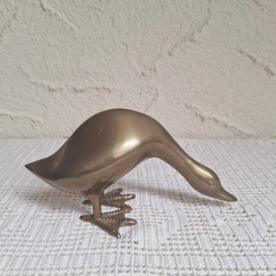20260506_153239 Vintage Mosiężna Figurka Kaczki – Styl Mid-Century Modern