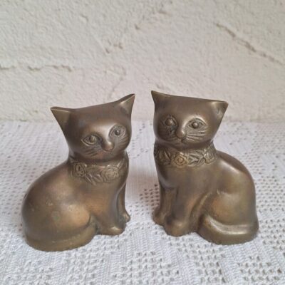 Mosiężna para kotów w stylu vintage