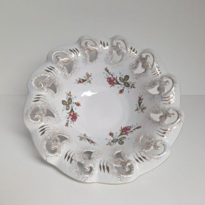 20260513_181031 Porcelanowa Patera Ażurowa – Klasyka z Motywem Róż Chodzież