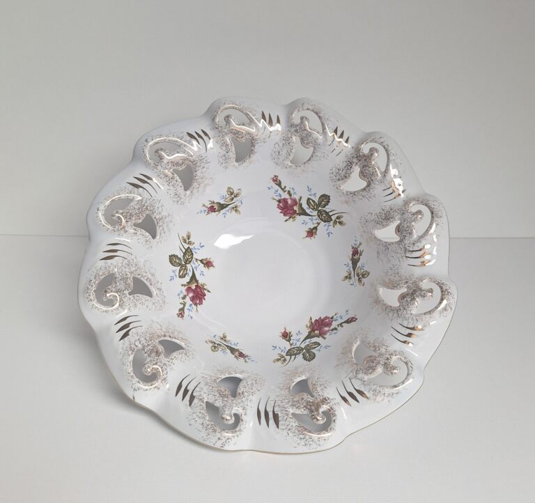 20260513_181042 Porcelanowa Patera Ażurowa – Klasyka z Motywem Róż Chodzież