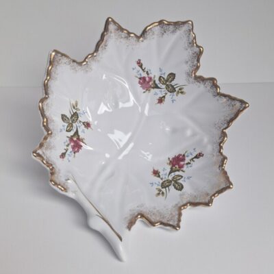 Stara Porcelanowa Patera Ozdobna „Liść Klonu” – Chodzież