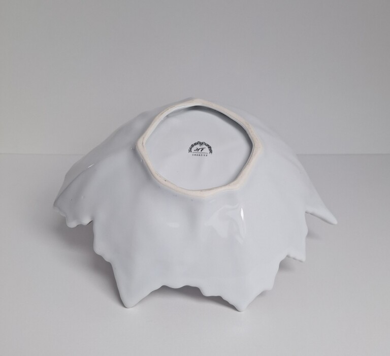 Stara Porcelanowa Patera Ozdobna „Liść Klonu” – Chodzież