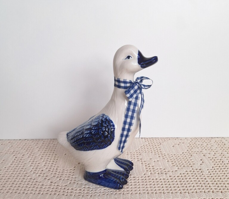 20260527_120201 Kaczka / Gęś - figurka z porcelany Victoria Design