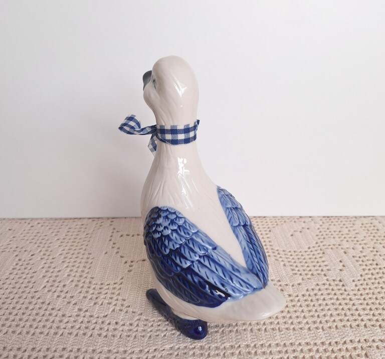 20260527_121016 Kaczka / Gęś - figurka z porcelany Victoria Design