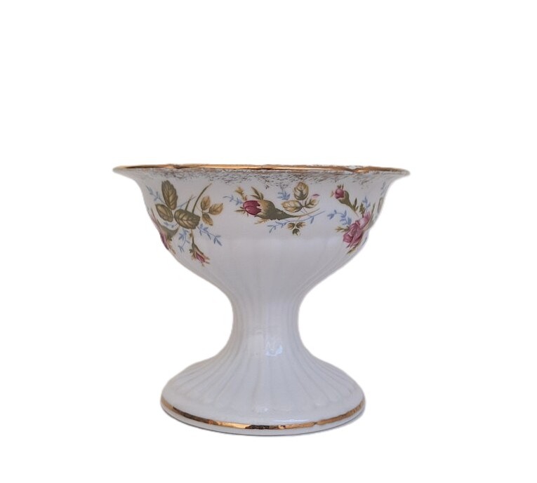 Elegancki Pucharek Porcelanowy Chodzież „Iwona” – Złota Róża