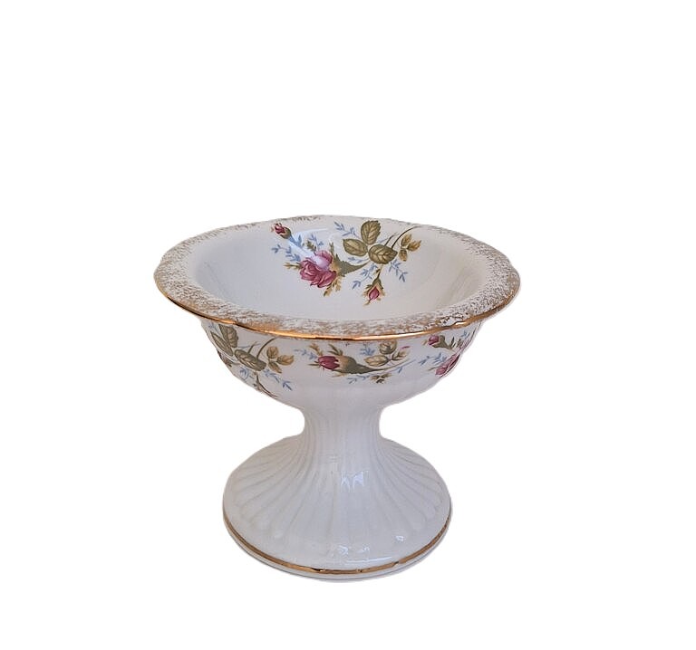 Elegancki Pucharek Porcelanowy Chodzież „Iwona” – Złota Róża