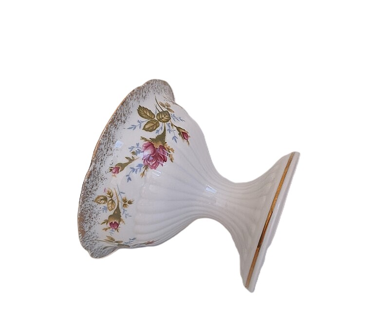 Elegancki Pucharek Porcelanowy Chodzież „Iwona” – Złota Róża