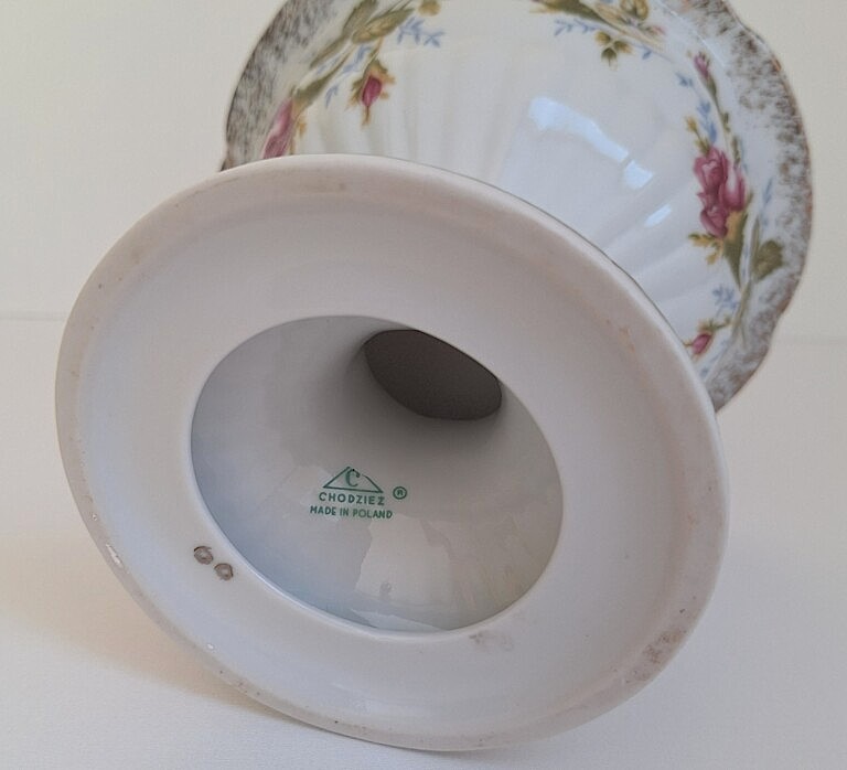Elegancki Pucharek Porcelanowy Chodzież „Iwona” – Złota Róża