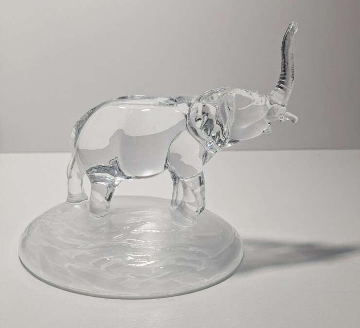 Kryształowa Figurka Słoń z Uniesioną Trąbą - Cristal d'Arques