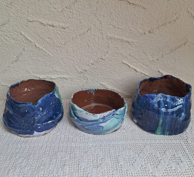 Ceramiczne trio naczyń / osłonek „Morska Głębia” – handmade