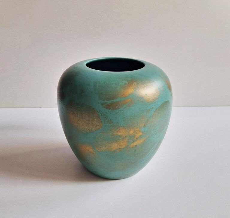 20260616_201326 Ceramiczny Wazon Morski Szmaragd ze Złotym Akcentem