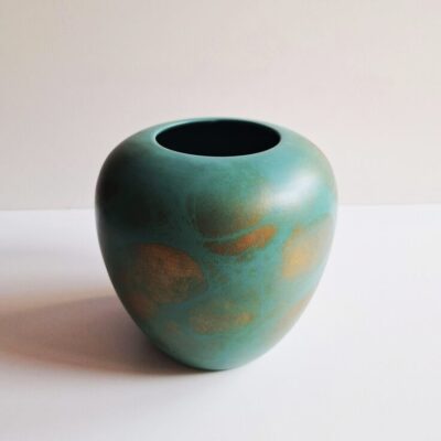 20260616_201411 Ceramiczny Wazon Morski Szmaragd ze Złotym Akcentem