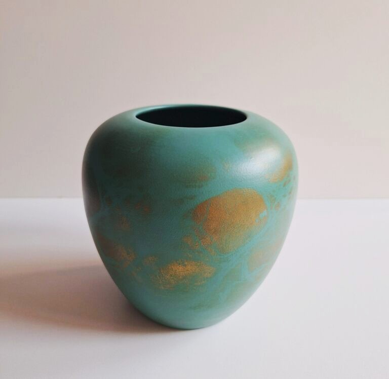 20260616_201521 Ceramiczny Wazon Morski Szmaragd ze Złotym Akcentem