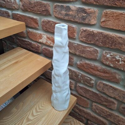 20260621_154621 Smukły Wazon Ceramiczny z Efektem Zagnieceń