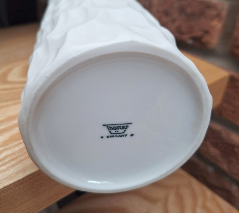 Wazon Thomas Op Art – Biskwitowa Porcelana, Efekt Młotkowania