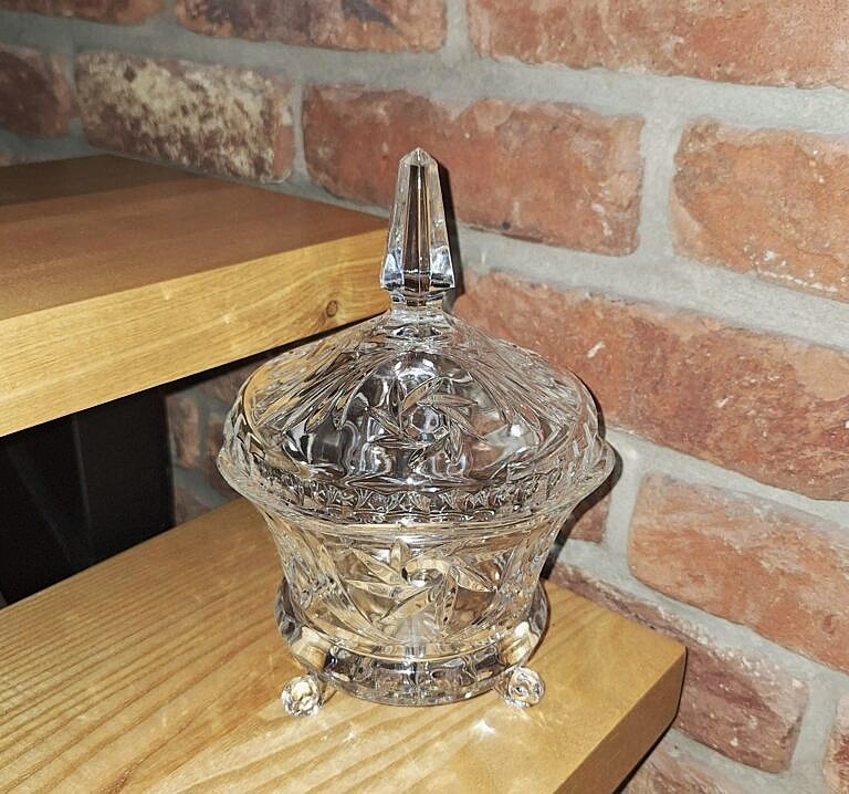 Kryształowa Bomboniera "Młynek" na Nóżkach – Styl Vintage/PRL
