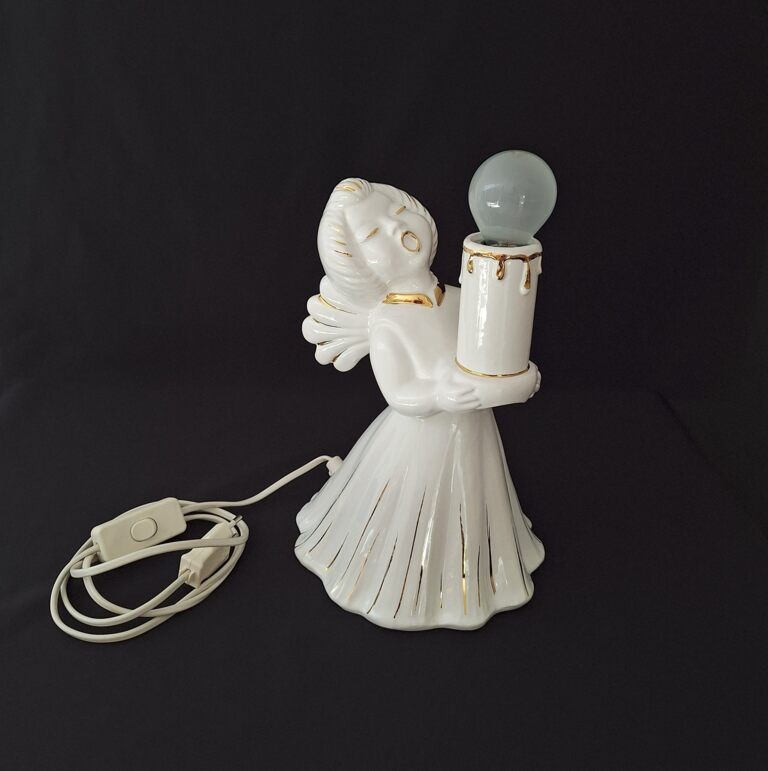 20260709_122056 Porcelanowa Lampka Nocna Aniołek ze Świecą – Vintage