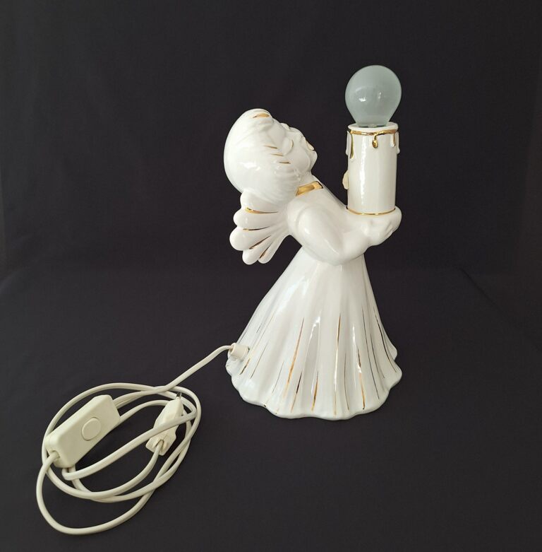 20260709_122153 Porcelanowa Lampka Nocna Aniołek ze Świecą – Vintage