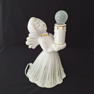 20260709_122442 Porcelanowa Lampka Nocna Aniołek ze Świecą – Vintage