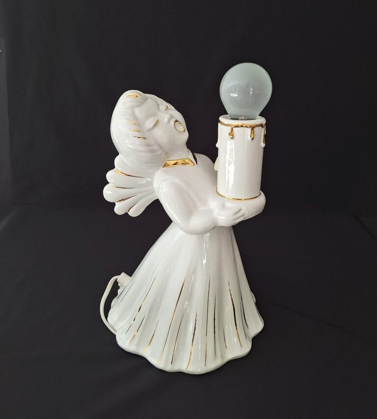 20260709_122442 Porcelanowa Lampka Nocna Aniołek ze Świecą – Vintage