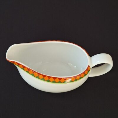 20260709_180851 Porcelanowa sosjerka Wałbrzych - retro z geometrycznym wzorem