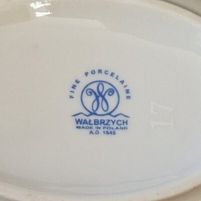 20260709_180956 Porcelanowa sosjerka Wałbrzych - retro z geometrycznym wzorem