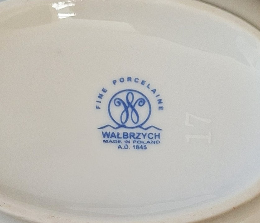 20260709_180956 Porcelanowa sosjerka Wałbrzych - retro z geometrycznym wzorem
