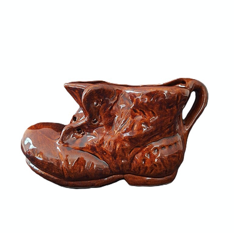 20260715_192054 Ceramiczny But Vintage – Stylowa Doniczka i Ozdoba w Stylu PRL