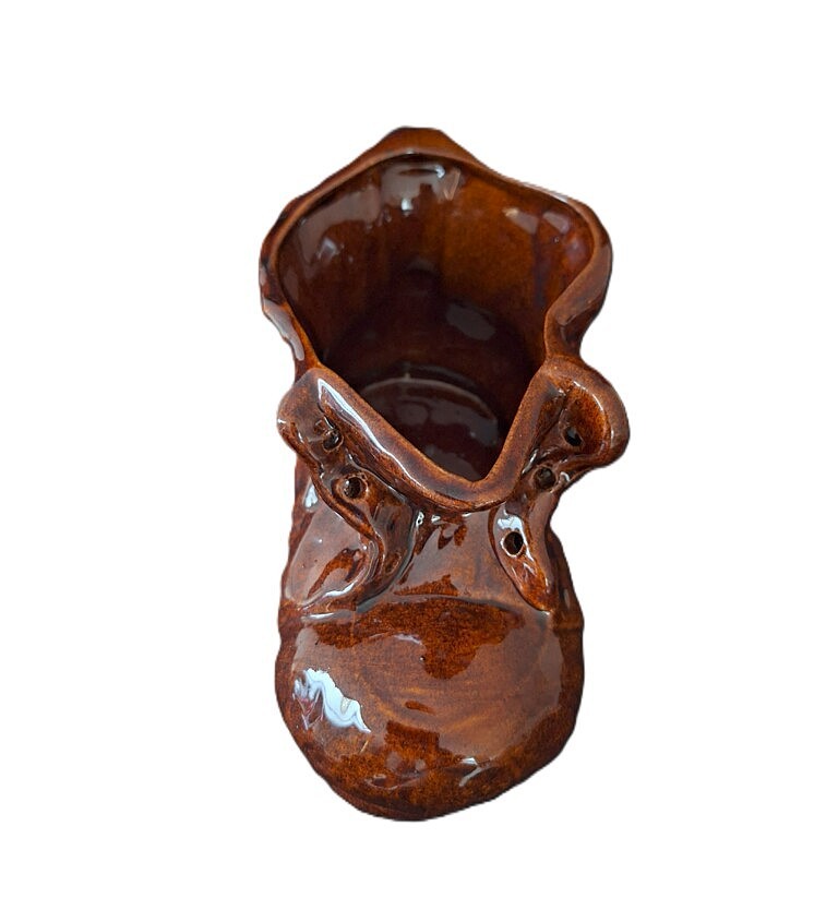 20260715_192415 Ceramiczny But Vintage – Stylowa Doniczka i Ozdoba w Stylu PRL