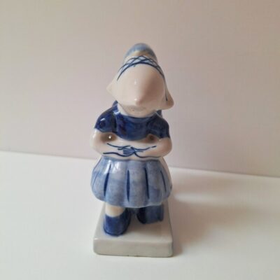 20260717_171821 Holenderska Figurka Vintage „Całująca się Para” – Styl Delft Blue