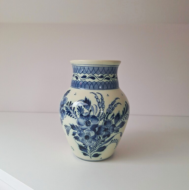Ceramiczny Wazon Delft Blue - Niebieski Motyw Kwiatowy