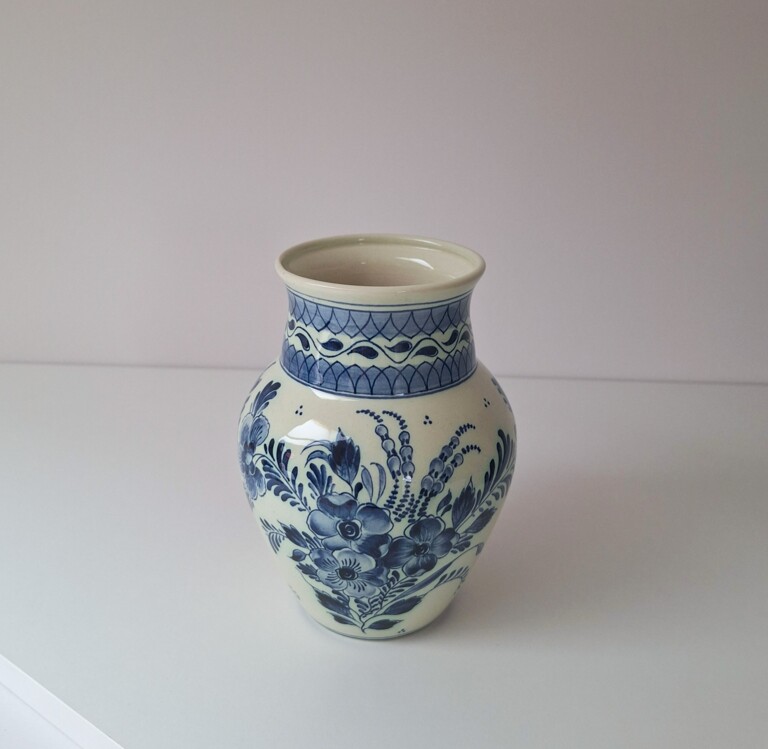 Ceramiczny Wazon Delft Blue - Niebieski Motyw Kwiatowy