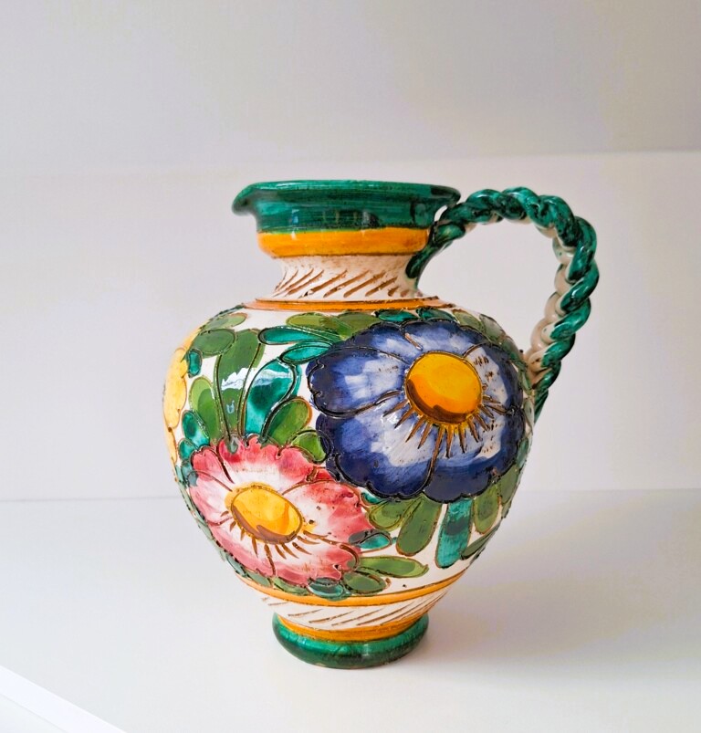 Włoski Dzbanek Majolica Sgraffito – Vintage Rękodzieło