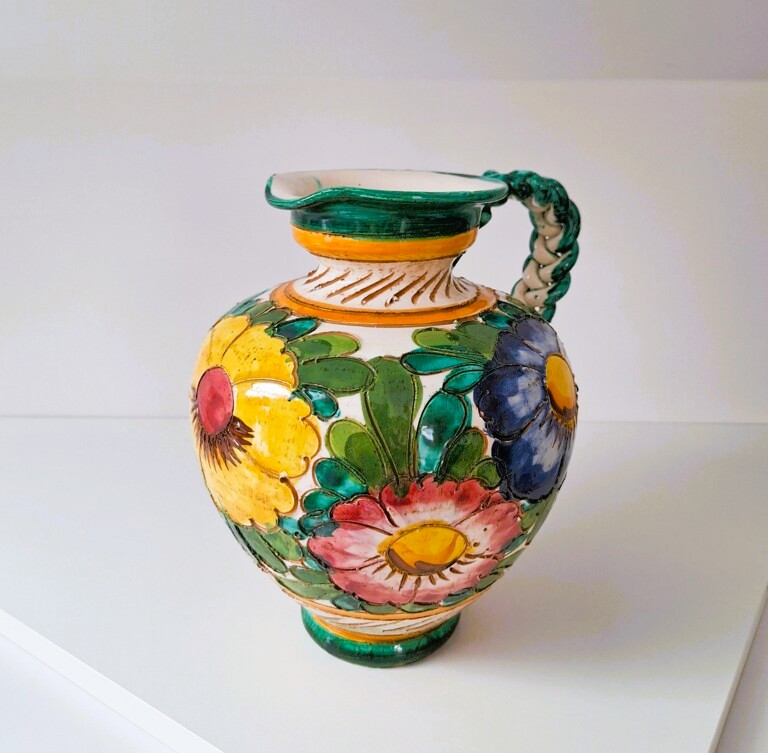 Włoski Dzbanek Majolica Sgraffito – Vintage Rękodzieło