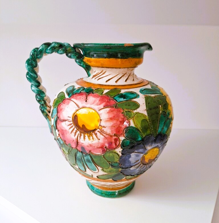 Włoski Dzbanek Majolica Sgraffito – Vintage Rękodzieło