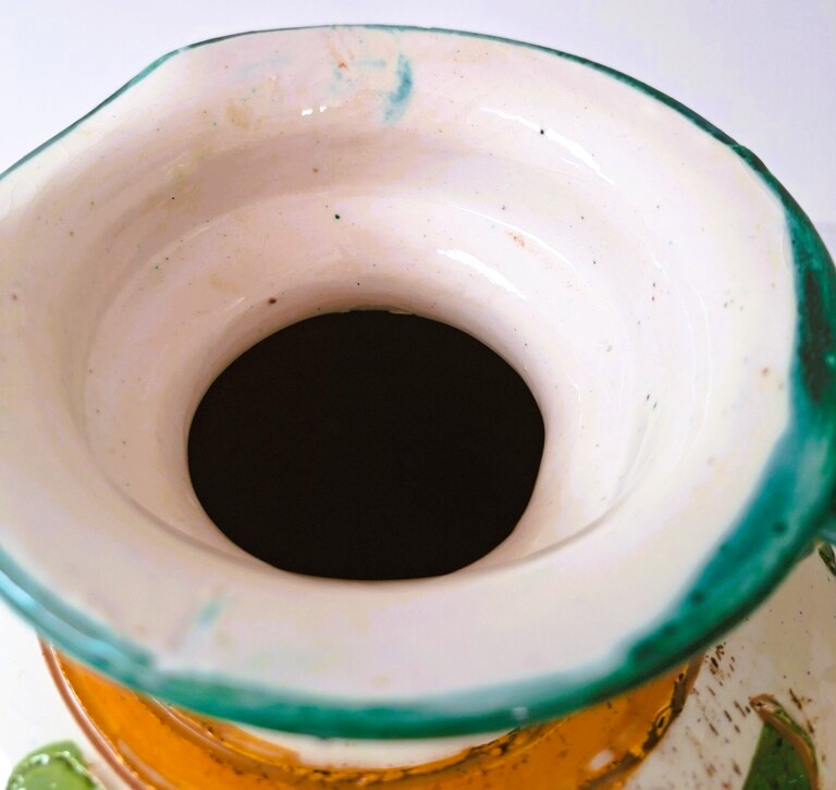 Włoski Dzbanek Majolica Sgraffito – Vintage Rękodzieło