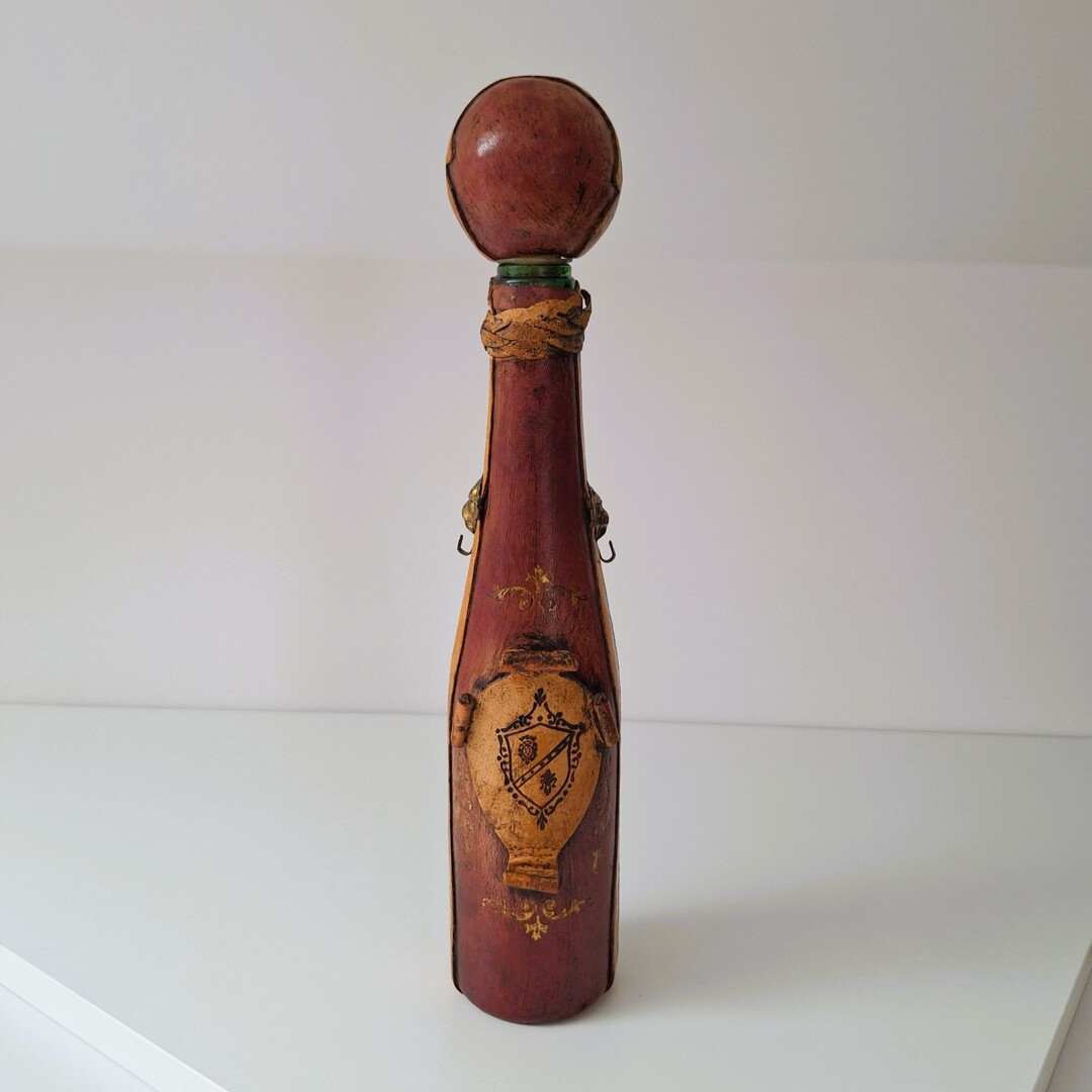 Kolekcjonerska butelka / karafka vintage w skórzanej oprawie