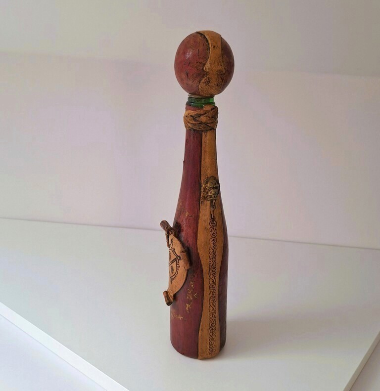 Kolekcjonerska butelka / karafka vintage w skórzanej oprawie