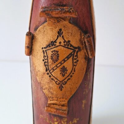 Kolekcjonerska butelka / karafka vintage w skórzanej oprawie
