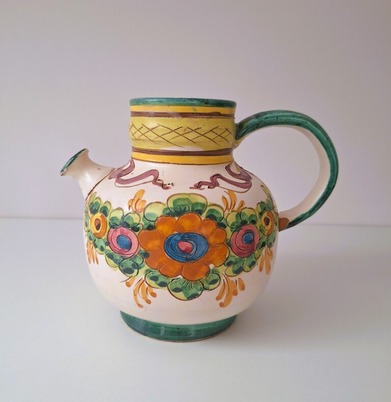 Włoski Dzbanek Ceramiczny Majolika Vintage – Sygnowany „Italy”