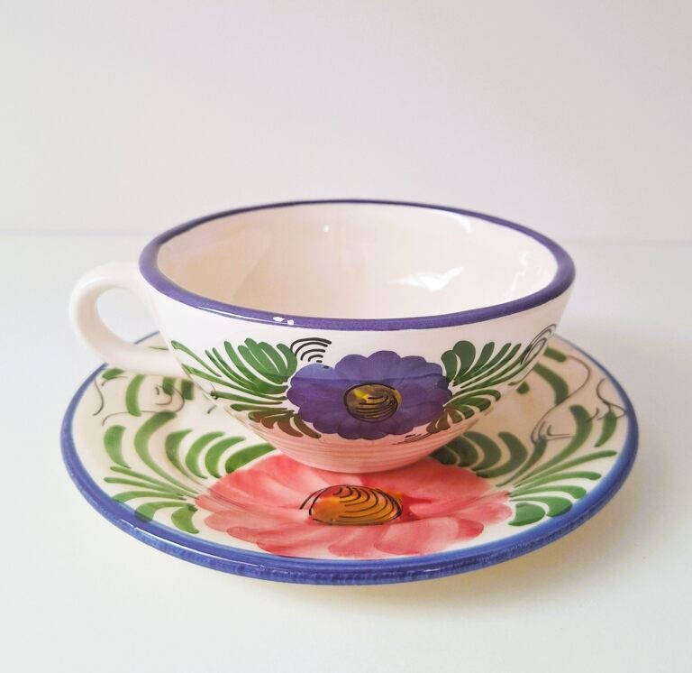 Ceramiczna Filiżanka ze Spodkiem – Kwiatowy Folk