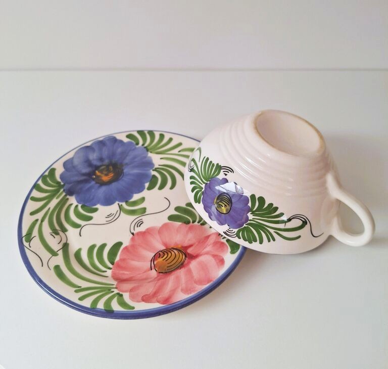 Ceramiczna Filiżanka ze Spodkiem – Kwiatowy Folk