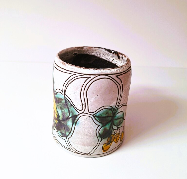 Unikatowy Ceramiczny Kubek Vintage – Sygnowane Rękodzieło