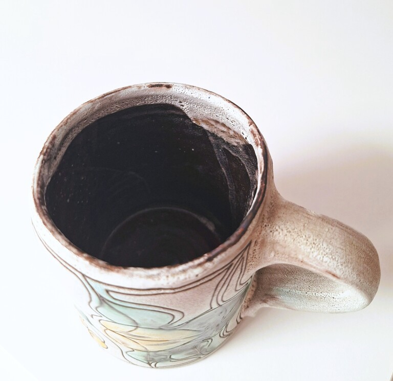 Unikatowy Ceramiczny Kubek Vintage – Sygnowane Rękodzieło