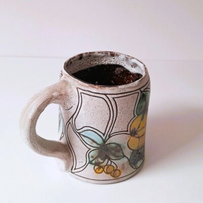 Unikatowy Ceramiczny Kubek Vintage – Sygnowane Rękodzieło