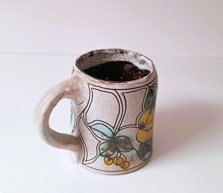 Unikatowy Ceramiczny Kubek Vintage – Sygnowane Rękodzieło
