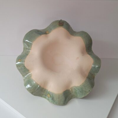 Ceramiczny Kapelusz Ścienny – Unikatowe Rękodzieło